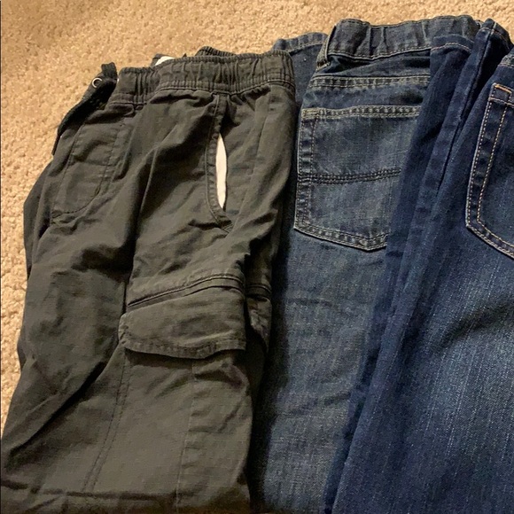 5 pairs of boys size 12 pants. - Picture 2 of 8